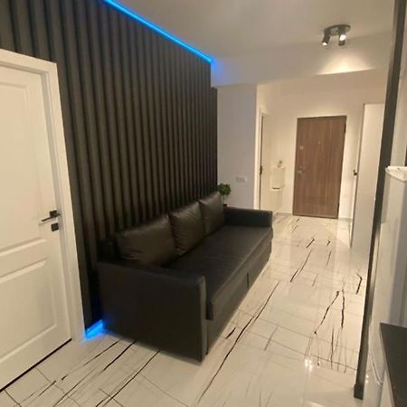 Q Luxury Apartment - Palas Center Jászvásár Kültér fotó