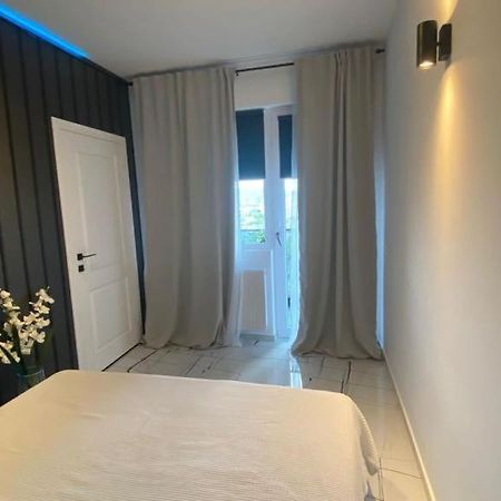 Q Luxury Apartment - Palas Center Jászvásár Kültér fotó