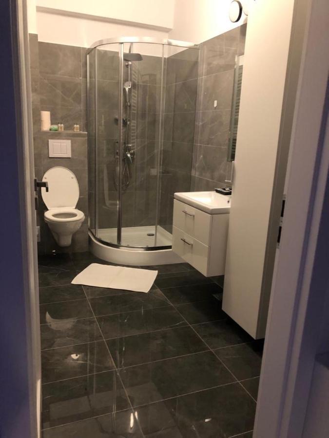 Q Luxury Apartment - Palas Center Jászvásár Kültér fotó